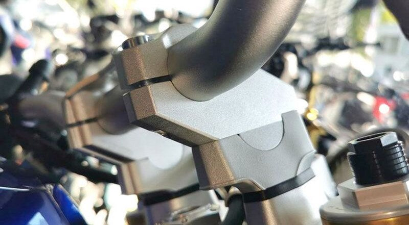Hornig / ホーニグ ピン Handlebar Risers with Offset for BMW S1000R (2017-2020) | 27376-02