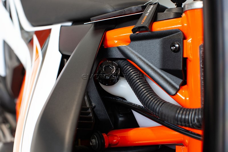 Radiator Fluid Reservoir Cap