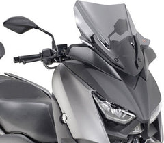 Givi Windscreen for Yamaha X-Max 125 18-, X-Max 300, X-Max 400 18- color Smoke, dim. HxW 43,5x43,5 cm, low profile sport screen, fits oe headlight fairing | D2136S