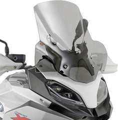Givi Windscreen for BMW F 900 XR color light smoke, dim. HxW 49x43 cm, 23 cm higher than oe, fits oe headlight fairing | D5137S
