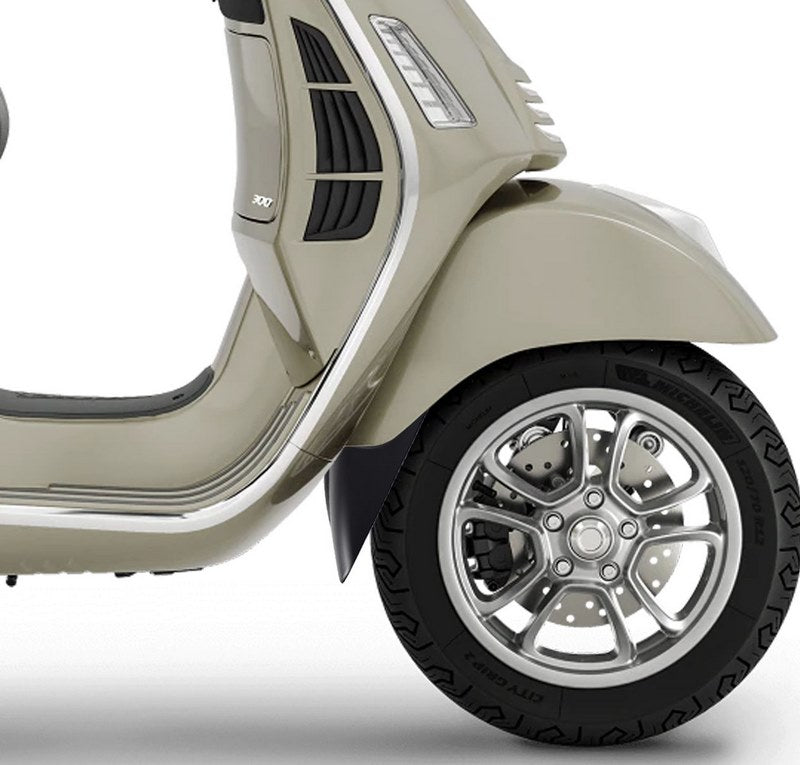 Pyramid Extenda Fenda | Matte Black | Piaggio Vespa GTS 125 2023>Current | 059550