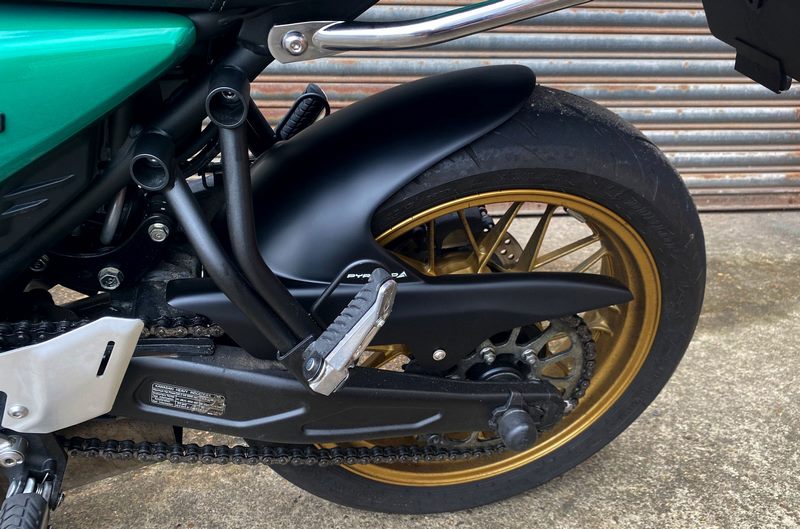 Pyramid Hugger | Matte Black | Kawasaki Ninja 650 2017>Current | 073930M