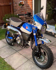 Pyramid Plastics Fly Screen | Pearl Glittering Blue/Ross White | Honda Monkey 125 2018> | 21250GB