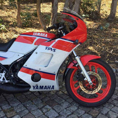 Pyramid Belly Pan | Gloss Black | Yamaha RD350 YPVS F1/F2 1983>1990 | 22250B