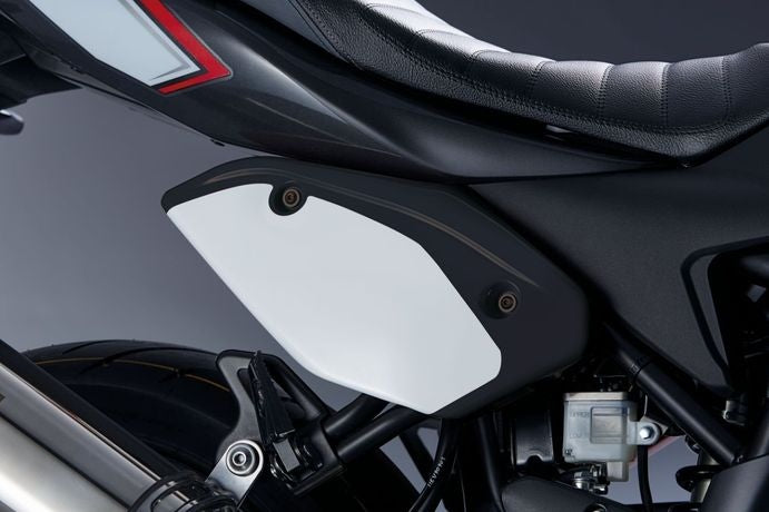 Suzuki Frame Cover Kit - White/Black | 99000-990U0-003