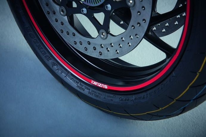 Suzuki Wheel Decal Outer (Per Wheel) Solid Red | 990D0-WHL03-RD1