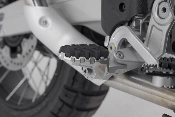 SW MOTECH EVO footrest kit. Yamaha Ténéré 700 models (19-). | FRS.06.112.10201