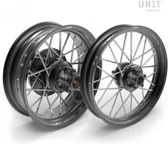 Unit Garage Pair of spoked wheels R18 Classic 24M9 | 3406