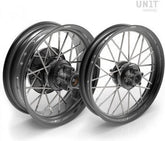 Unit Garage Pair of spoked wheels R18 Classic 24M9 | 3406