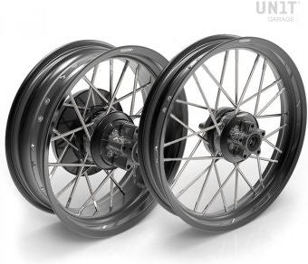 Unit Garage Pair of spoked wheels R18, R18 B, Transcontinental 24M9 | 3407