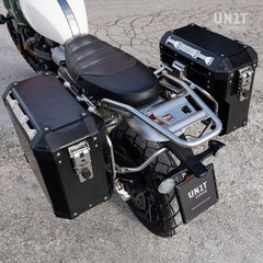 Unit Garage Pair of aluminium Panniers Atlas 47L+41L with Moto Guzzi frame | AL2C-BL-2252-BL