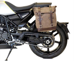 Unit Garage WAXED SUEDE SIDE PANNIER + SUBFRAME HUSQVARNA VITPILEN 701 | U002-3001