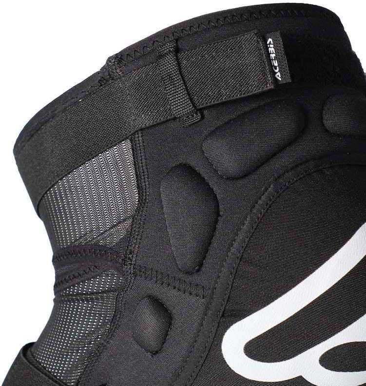 SOFT KNEE GUARD KID, BLACK