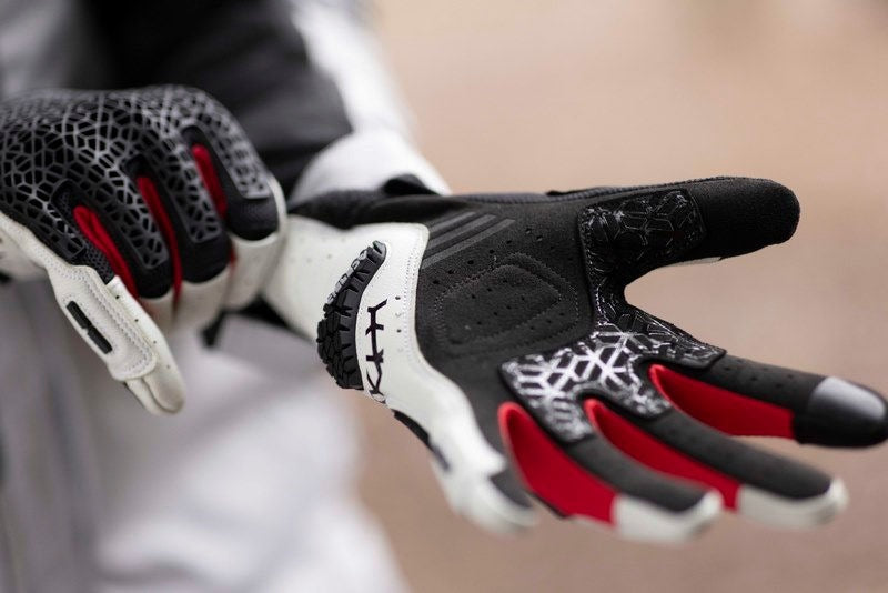 CE CROSSOVER GLOVES, LIGHT GREY