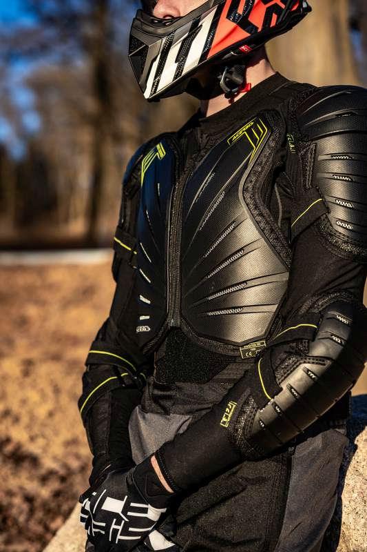 BODY ARMOUR KOERT-ONE, BLACK/YELLOW