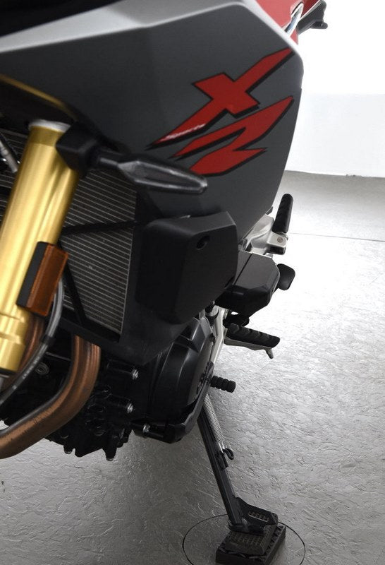 AC Schnitzer Crash Pads black right left BMW F 900 R | S700400-F15-001