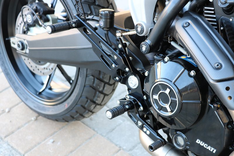CNC Racing Adjustable rear sets Ducati, Black | PE445B