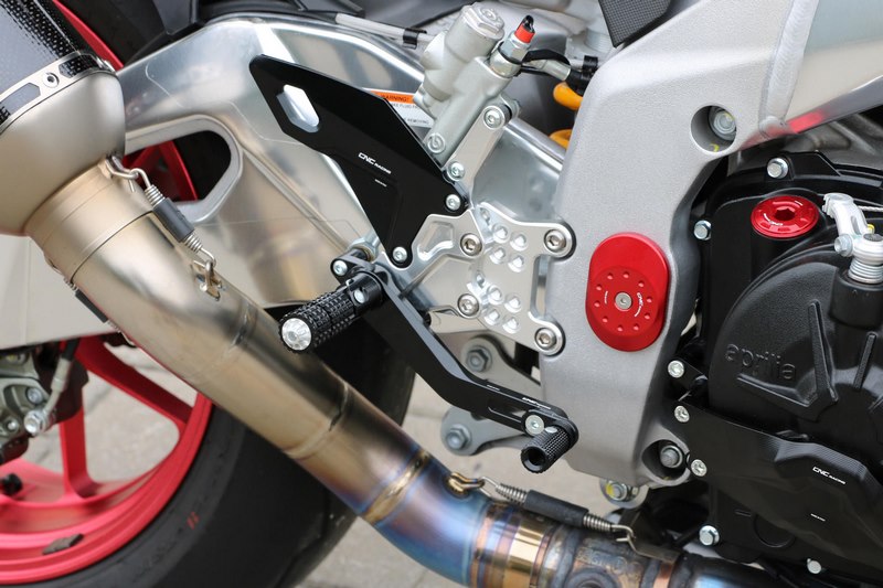 CNC Racing REAR SETS ADJUSTABLE FOR APRILIA RSV4 - TUONO | PE500