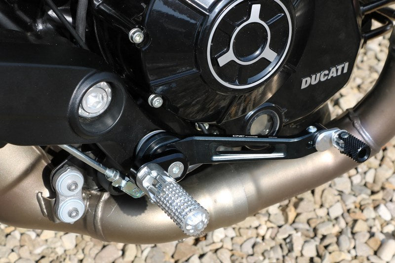 CNC Racing Rider footpeg kit eccentric adjustable 24 positions - Ducati, Black | PER01B