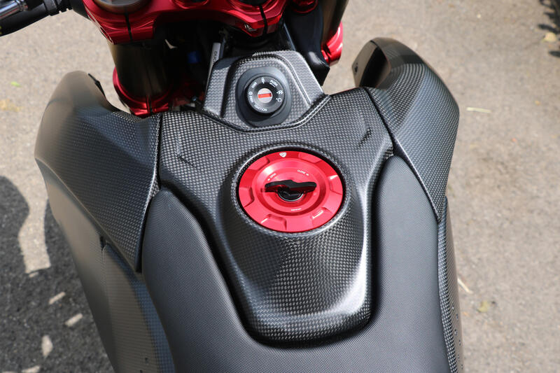Fuel tank top cover, Matt