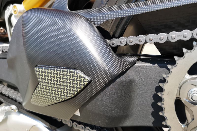 CNC Racing Swingarm cover Ducati Panigale V4 - Carbon/Kevlar, Matt Carbon | ZA865Y