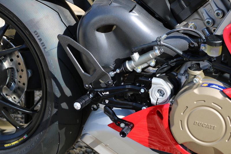 CNC Racing Heel guard kit for our rearsets Ducati Panigale V4 - carbon matt, Matt Carbon | ZA866Y