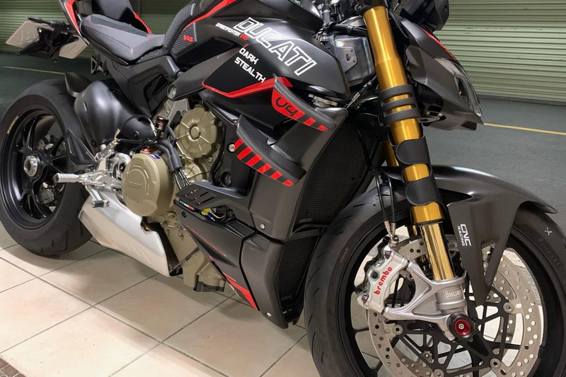 CNC Racing Radiator side covers Ducati Streetfighter V4 - carbon | ZA988