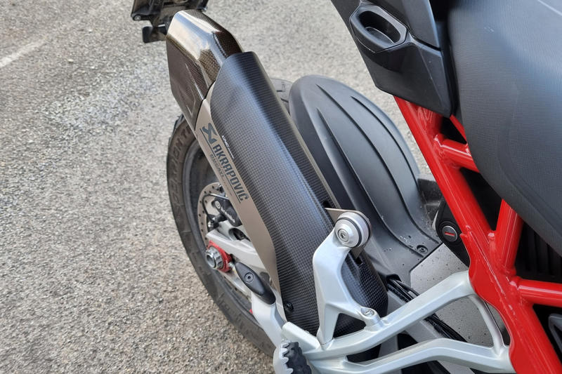 Exhaust silencer Akrapovic heat guard