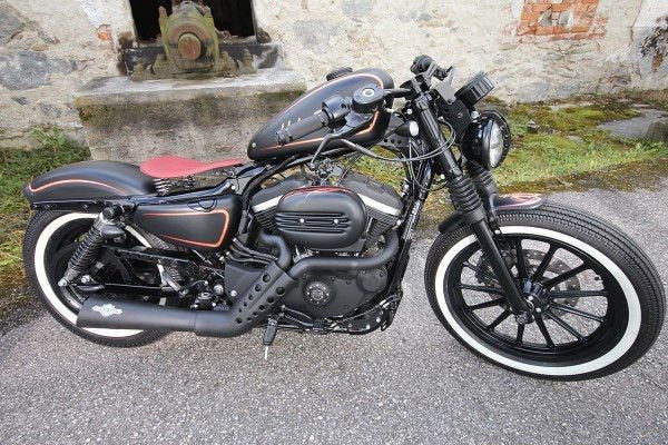 Cult-Werk HARLEY SPORTSTER - Luftfilterdeckel FIN (BJ. SPO 04 bis 15 + Roadster bis aktuell, schwarz glänzend) | HD-SPO025