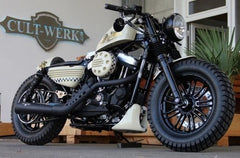 Cult-Werk HARLEY SPORTSTER - Seitendeckelset BOBBER (BJ. SPO ab 2004 bis 2013, schwarz glänzend) | HD-SPO106