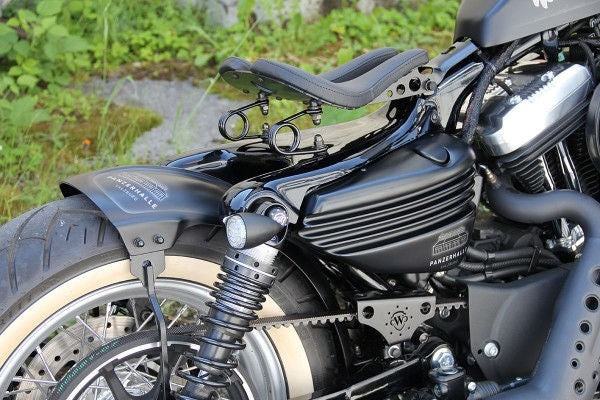 Cult-Werk HARLEY SPORTSTER - Seitendeckelset BOBBER (BJ. SPO ab 2004 bis 2013, schwarz glänzend) | HD-SPO106