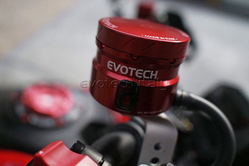 Front Brake Fluid Reservoir With Side Fluid Outlet