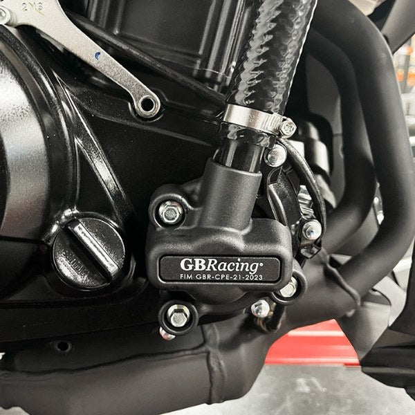 GBRacing YZF-R3 Water Pump Cover 2023 | EC-R3-2023-5-GBR