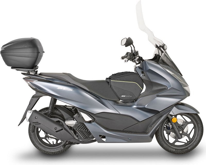 Givi High Windscreen 1190DT for Honda PCX 125 21-, color clear, dim. HxW 89x67 cm, to be installed with the specific D1190KIT fitting kit (not included) | 1190DT