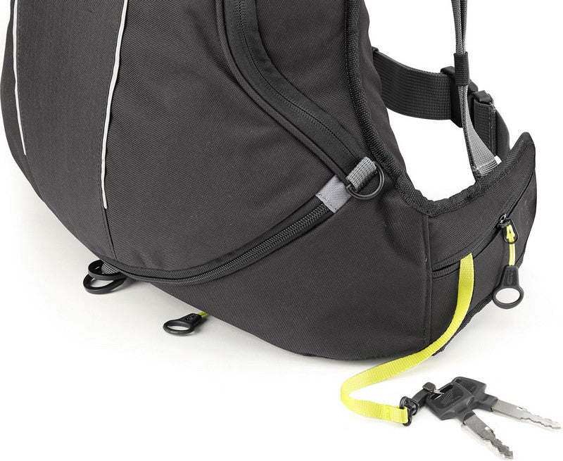 Givi EA104B Backpack with helmet holder, 22 liters | EA104B