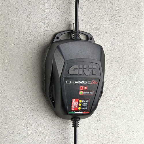 GIVI Battery charger / battery charger for BMW motorcycles with CAN bus system | S511