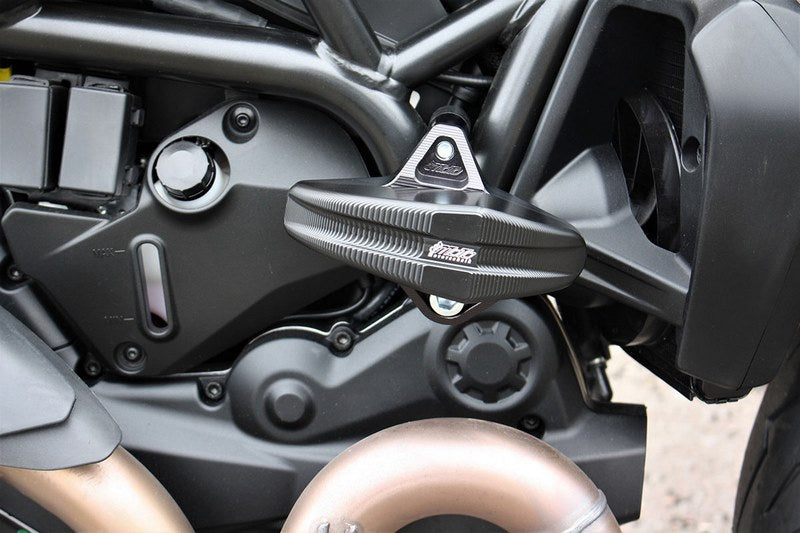 GSG MOTOTECHNIK Crash Pad Set “Streetline”, Attachments natural aluminium for Ducati Monster 1200 / S (2014-2016) | 1505040-D30