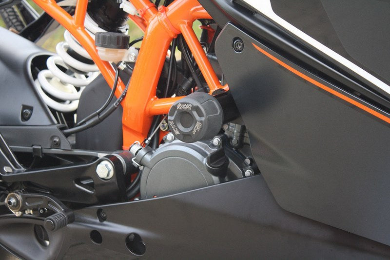 GSG MOTOTECHNIK Crash Pad set for KTM RC 125 / 200 (2017-2021) | 4060275-KM7-DS-SH
