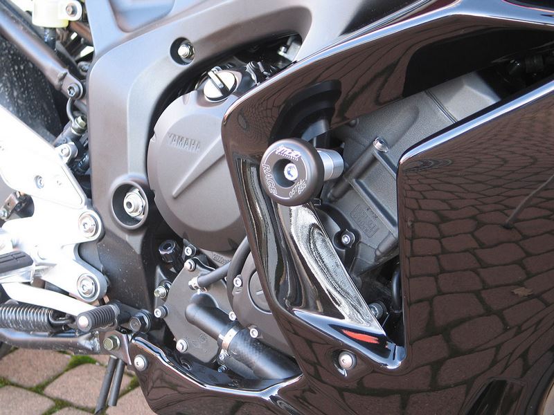 GSG MOTOTECHNIK Crash Pad set for Yamaha FZ6 / FZ6 Fazer (2004 -) | 7544035-Y35
