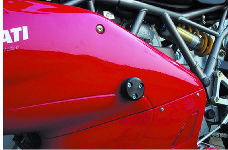 GSG MOTOTECHNIK Crash Pad set for Ducati 750 / 800 / 900S / 1000 / SS-ie Carenata (2001 -) | 85493-D80