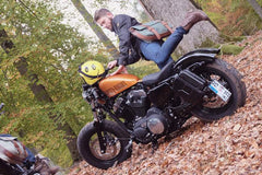 Hepco & Becker Canister 4 ltr. incl. holder left Cutout-black for Harley-Davidson Sportster 883 Roadster/Iron 883/Super Low/ 8 | 4220718 00 01