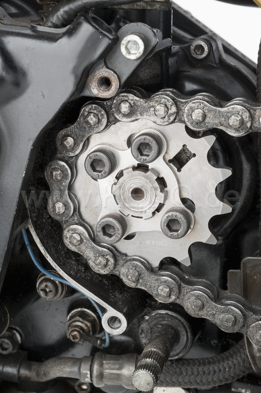 Kedo Special Repair Sprockets / Front Sprocket 15T, Reduces wear on the shaft end and pinion Allows mounting with up to 50% worn gear shaft | 90133
