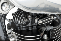 Kedo Twin Feed Oil Line 'Vintage XT', black anodised aluminum distributor with bare cooling fins analogue to XT cylinder and black textile pants | 92117