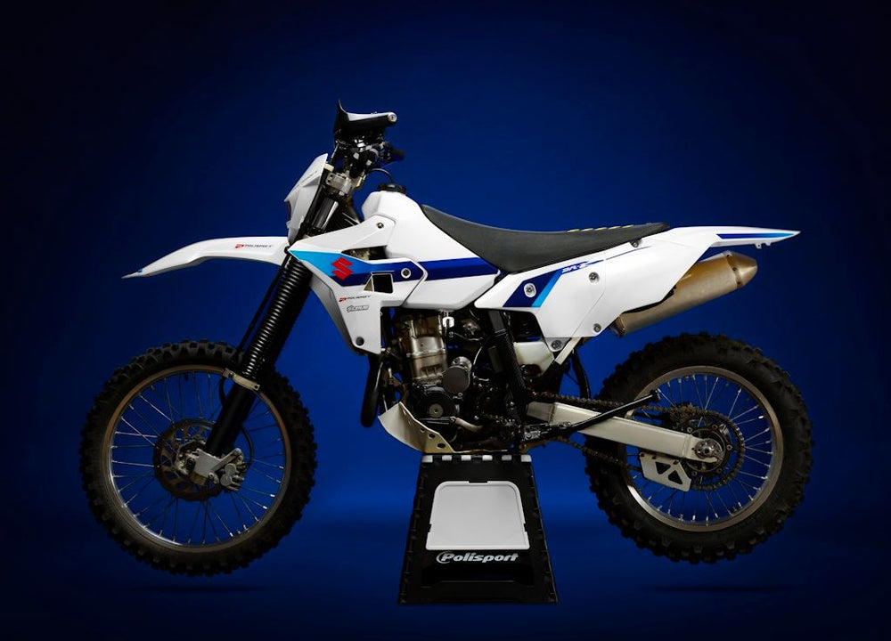 REAR FENDER RESTYLING, WHITE