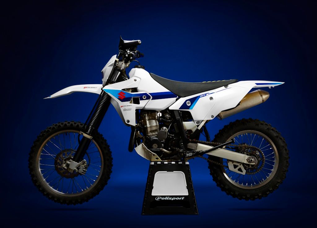 FRONT FENDER RESTYLING, WHITE