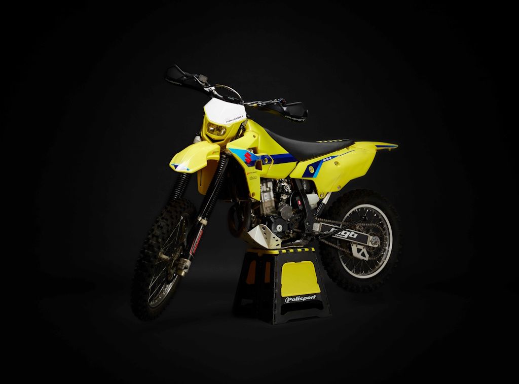 RESTYLING KIT, YELLOW