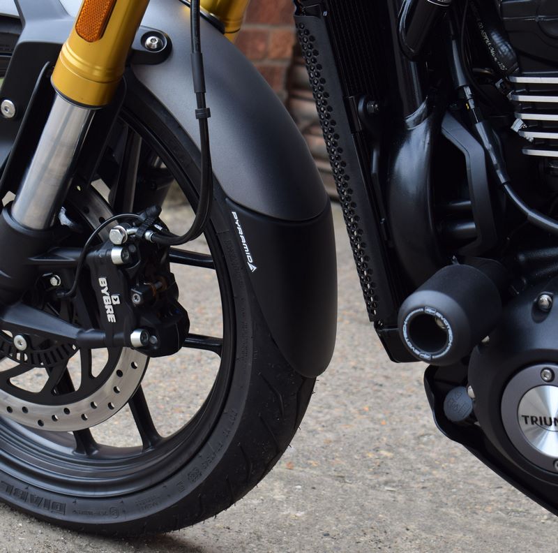 Pyramid Extenda Fenda | Matte Black | Triumph Speed 400 2024>Current | 056004