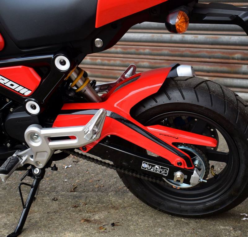 Pyramid Hugger | Queen Bee Yellow & Gloss Black | Honda MSX 125 2021>Current | 071975H