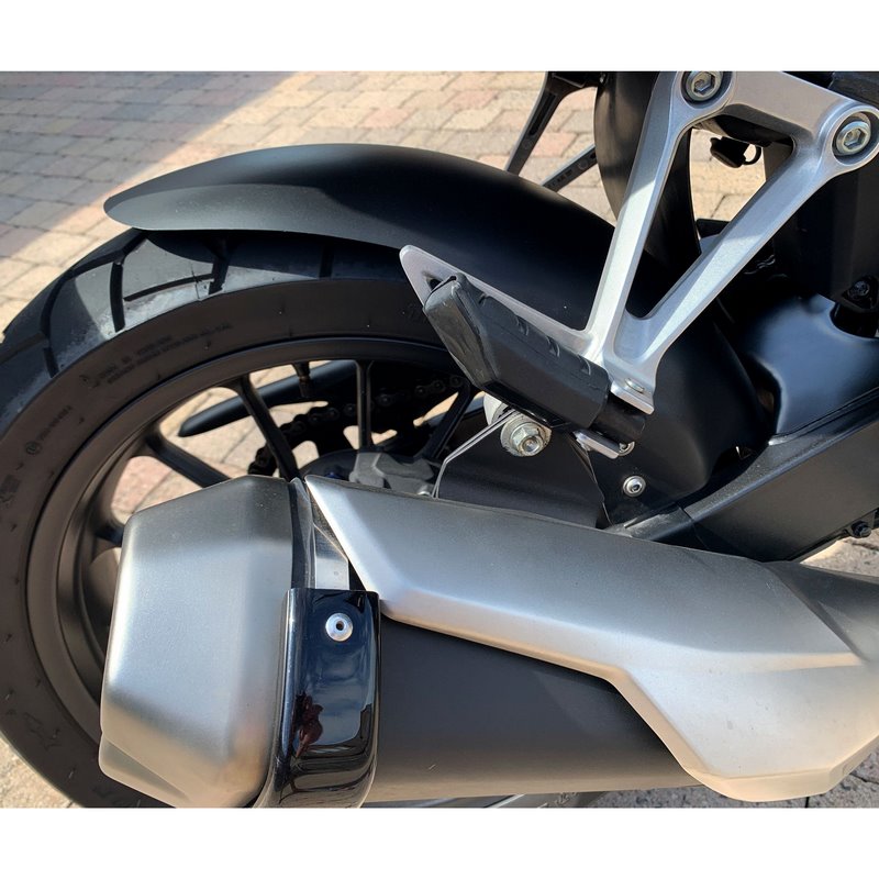 Hugger Matte Black