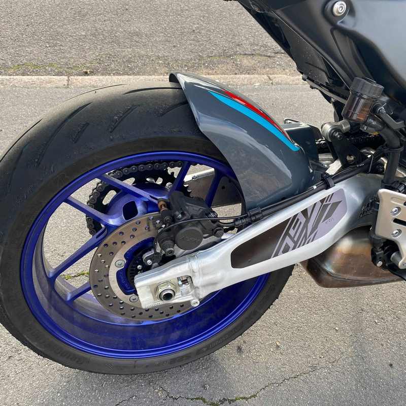 Pyramid Hugger | Storm Fluo/Cyan Storm Colours | Yamaha MT-09 2021> | 072451D